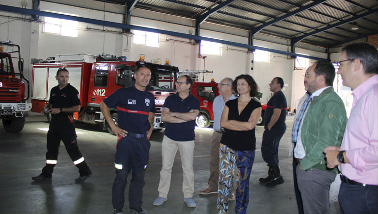 La consejera de Presidencia y los alcaldes de Totana y Alhama visitaron las obras de ampliacin del parque de bomberos